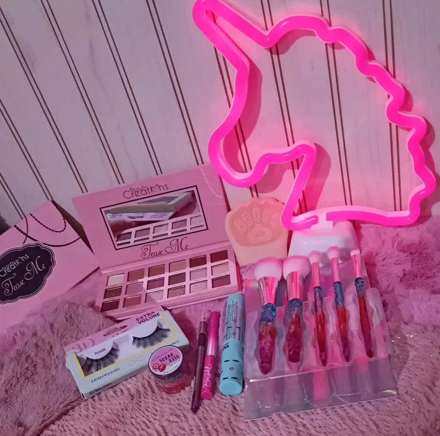 Tease Me (paleta de sombras) — Beauty Creations